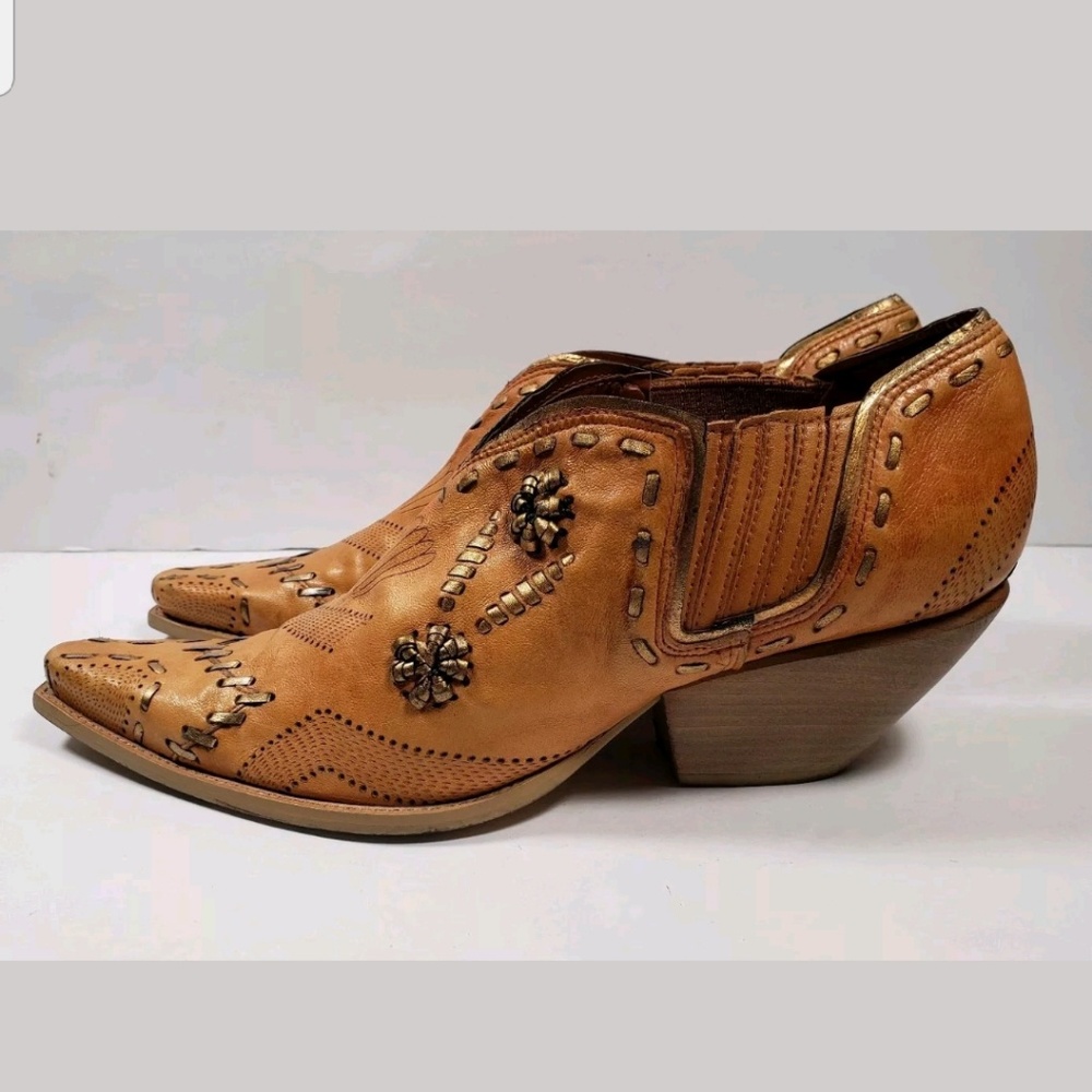BCBGirls leather cowboy booties sz 8.5B